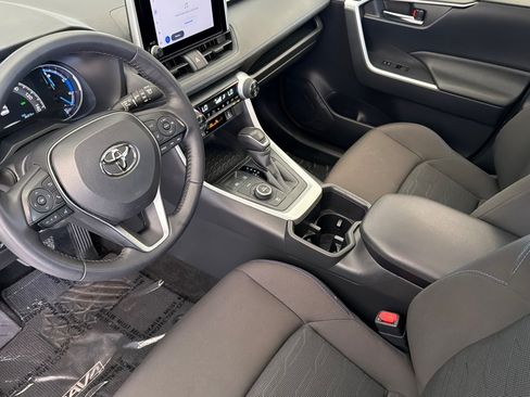 Certified 2025 Toyota RAV4 SE w/ Convenience Package AWD/4WD image 9