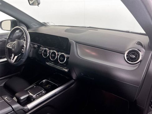 Used 2023 Mercedes-Benz GLA 250 4MATIC image 28