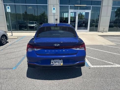Used 2023 Hyundai Elantra SEL w/ Convenience Package FWD image 7