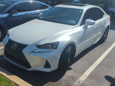 Used 2018 Lexus IS 300 w/ Comfort Package RWD image 2