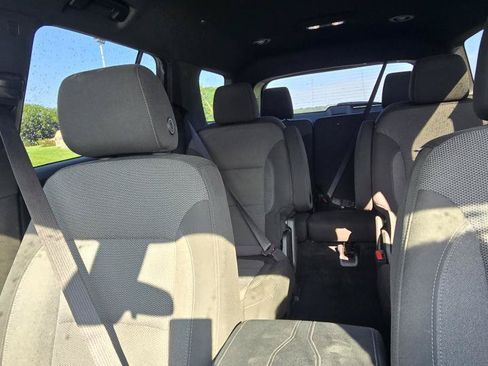 Used 2023 Chevrolet Traverse LT AWD/4WD image 4