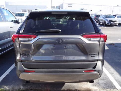 Used 2021 Toyota RAV4 Limited image 6