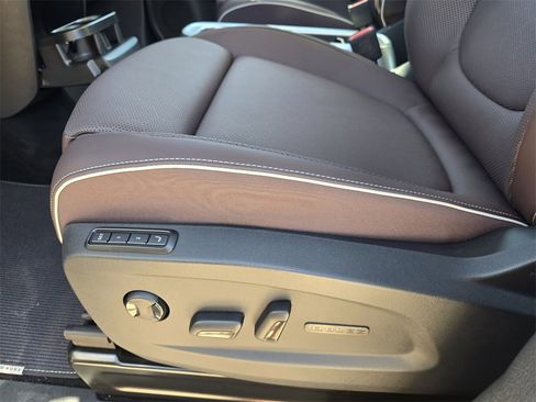 New 2025 Volkswagen ID. Buzz Pro S Plus image 19