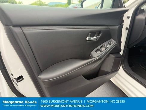 Used 2024 Nissan Sentra SV FWD image 13