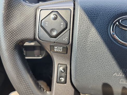 Used 2017 Toyota Tacoma TRD Off-Road w/ Tow Package AWD/4WD image 20