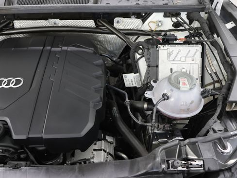 Used 2025 Audi Q5 2.0T Premium image 18