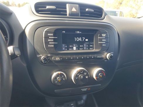 Used 2018 Kia Soul image 19