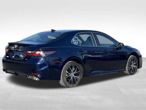 Used 2022 Toyota Camry SE image 7