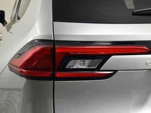 Used 2024 Toyota Grand Highlander Limited image 24