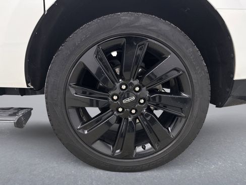 Used 2023 Lincoln Navigator L Reserve w/ Monochromatic Package image 23