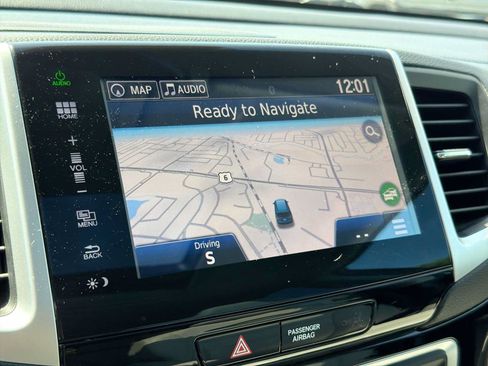Used 2016 Honda Pilot Touring image 24