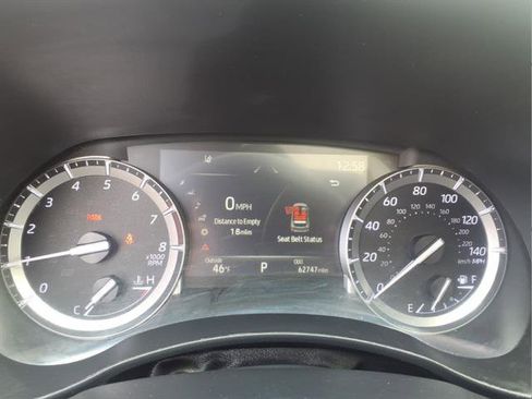 Used 2022 Toyota Highlander XLE image 17