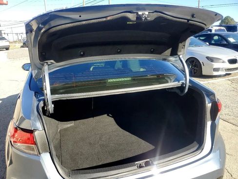 Used 2020 Toyota Corolla LE image 39