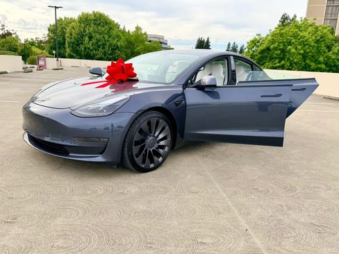 Used 2021 Tesla Model 3 Long Range AWD/4WD image 40