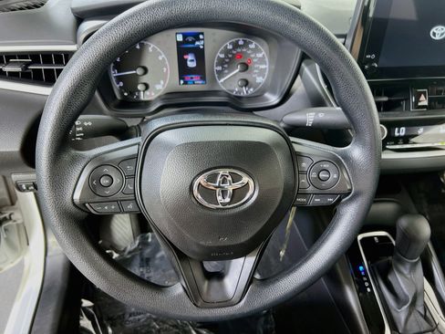 Used 2025 Toyota Corolla LE FWD image 10