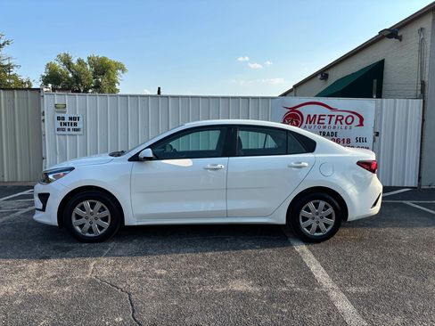 Used 2023 Kia Rio LX image 2