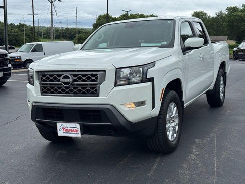 Used 2022 Nissan Frontier SV AWD/4WD image 8