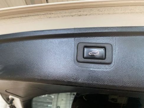 Used 2018 Subaru Outback 2.5i Limited AWD/4WD image 8