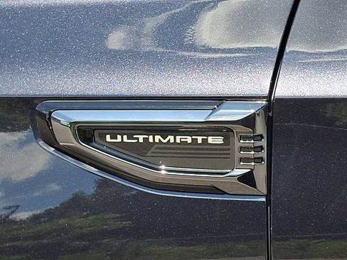 Used 2025 GMC Yukon XL Denali Ultimate AWD/4WD image 29