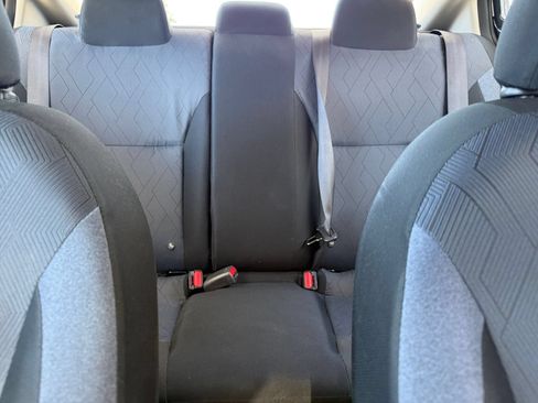 Used 2025 Nissan Versa SV FWD image 38