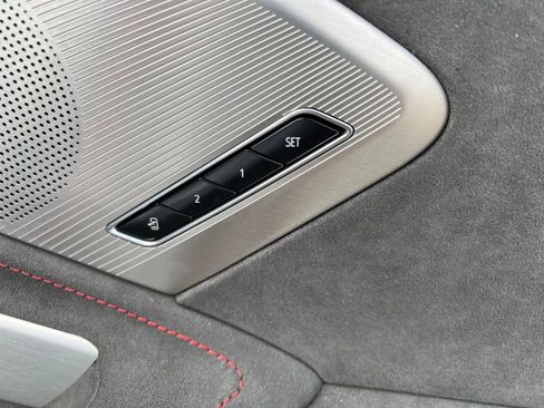 Used 2023 Chevrolet Corvette Stingray Premium Conv w/ Z51 Performance Package image 18