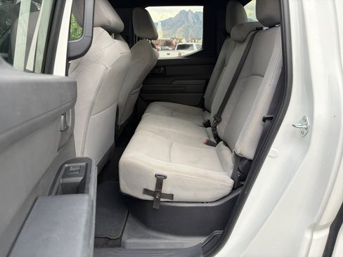 Used 2024 Toyota Tacoma SR5 AWD/4WD image 25
