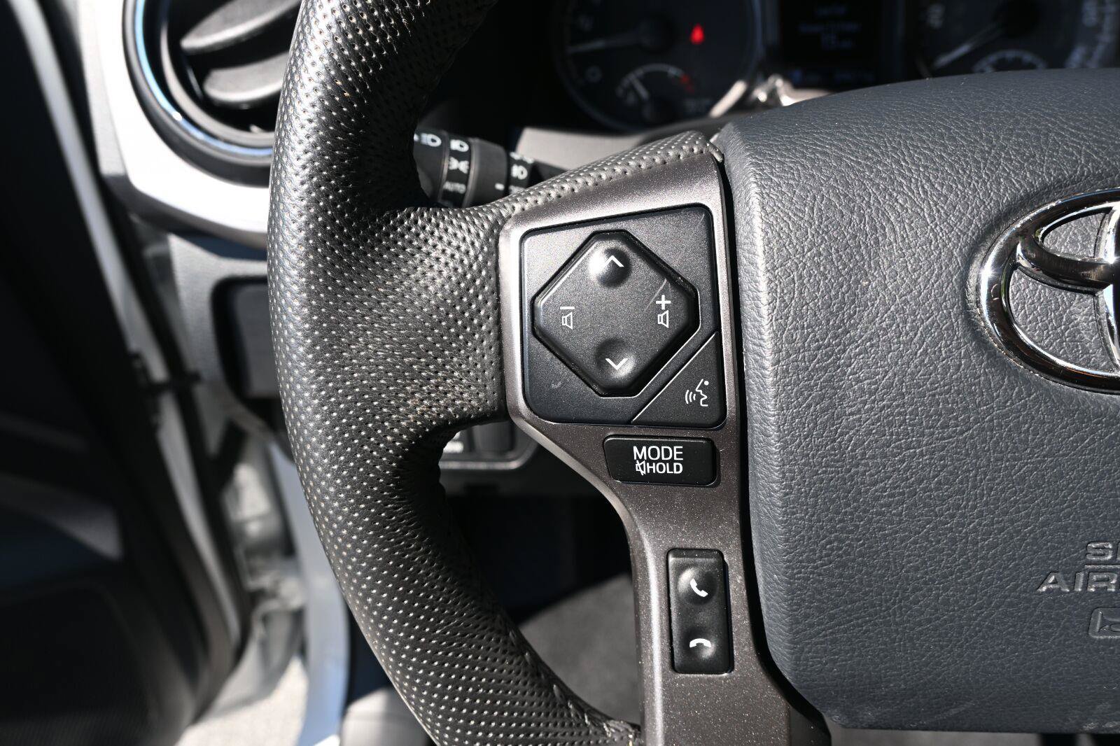Used 2020 Toyota Tacoma Limited RWD image 10