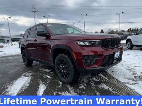 New 2025 Jeep Grand Cherokee Laredo image 2
