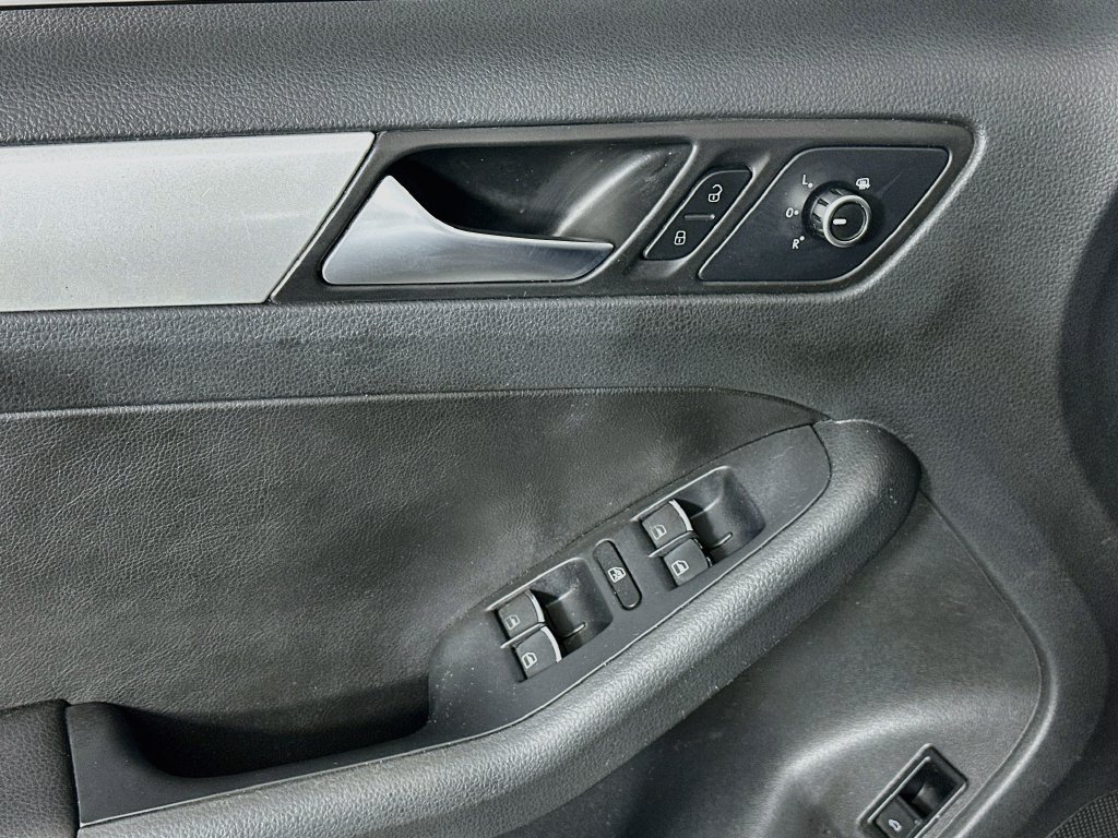 Used 2014 Volkswagen Jetta SE FWD image 21
