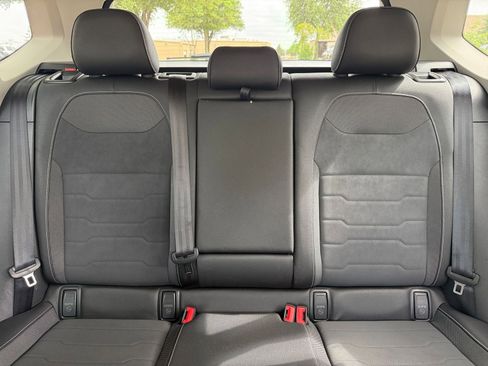 Used 2025 Volkswagen Taos SE image 39