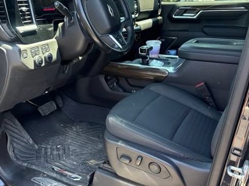 Used 2022 Chevrolet Silverado 1500 LT Trail Boss w/ Convenience Package II AWD/4WD image 12