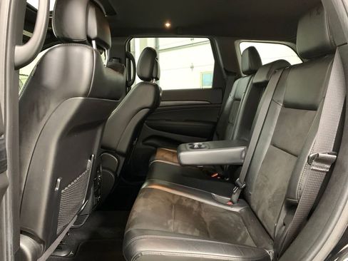 Used 2020 Jeep Grand Cherokee Altitude image 18