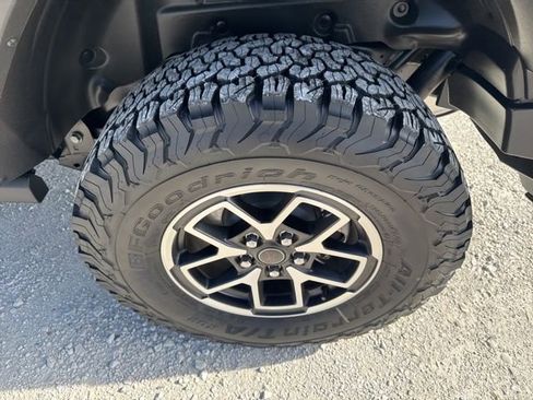 Used 2025 Jeep Wrangler Unlimited Rubicon image 11