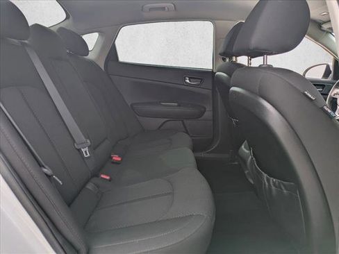 Used 2016 Kia Optima LX image 17