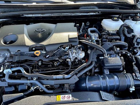 Used 2025 Toyota Camry LE image 10