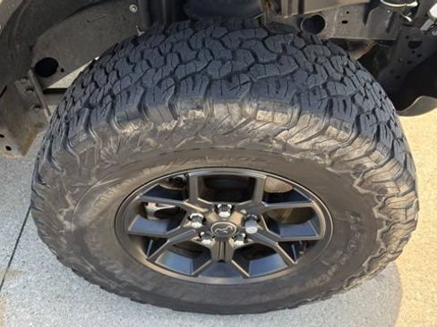 Used 2024 Jeep Wrangler Unlimited Sport AWD/4WD image 17