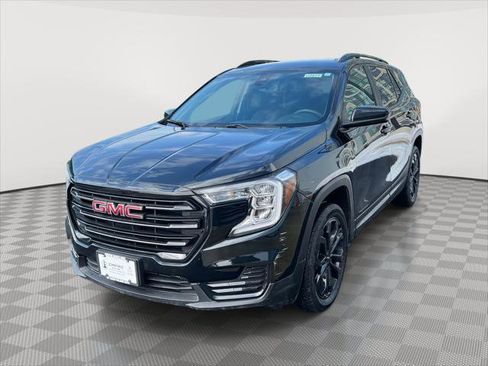 Used 2022 GMC Terrain SLE w/ Driver Convenience Package image 3
