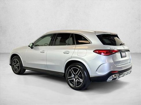 Used 2025 Mercedes-Benz GLC 350e 4MATIC image 7