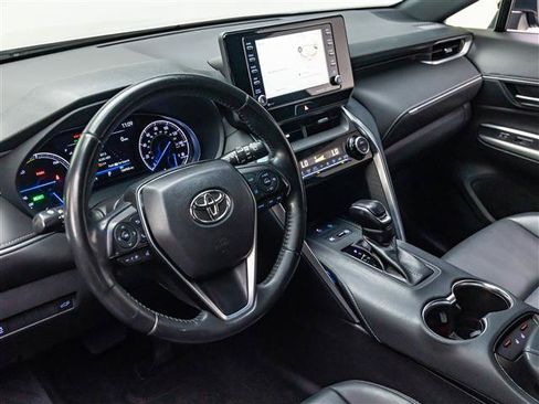 Used 2022 Toyota Venza XLE AWD/4WD image 16