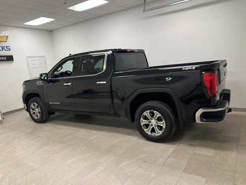 Used 2025 GMC Sierra 1500 SLT AWD/4WD image 14