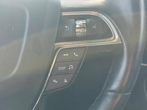 Certified 2023 Lincoln Nautilus Reserve image 17