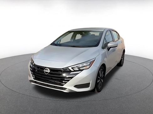 Used 2025 Nissan Versa SV FWD image 7