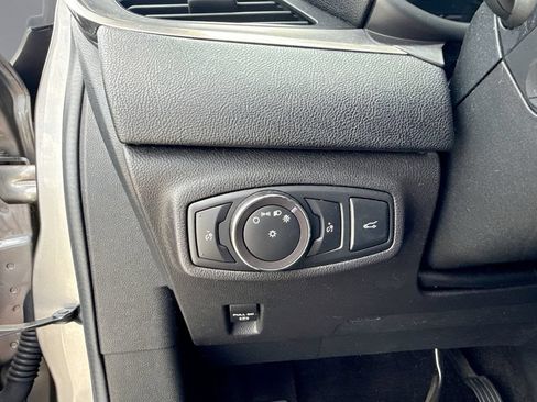 Used 2017 Lincoln MKC Select w/ Select Plus Package AWD/4WD image 28