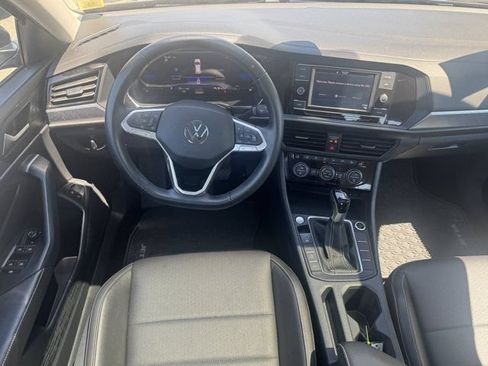 Used 2023 Volkswagen Jetta SE w/ Panoramic Sunroof Package FWD image 14