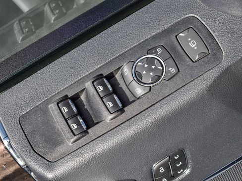 Used 2022 Ford F350 Lariat w/ FX4 Off-Road Package image 19