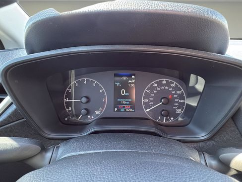 Used 2023 Toyota Corolla Cross LE image 12