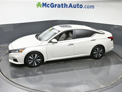 Used 2022 Nissan Altima 2.5 SV w/ SV Premium Package image 20
