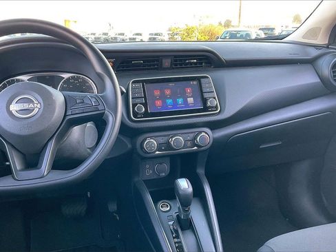 Used 2025 Nissan Kicks Play S image 6