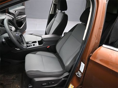 Used 2017 Ford Escape SE w/ Equipment Group 201A image 11