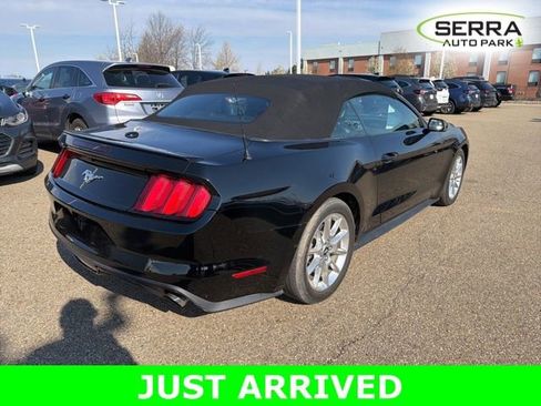 Used 2016 Ford Mustang Premium image 3